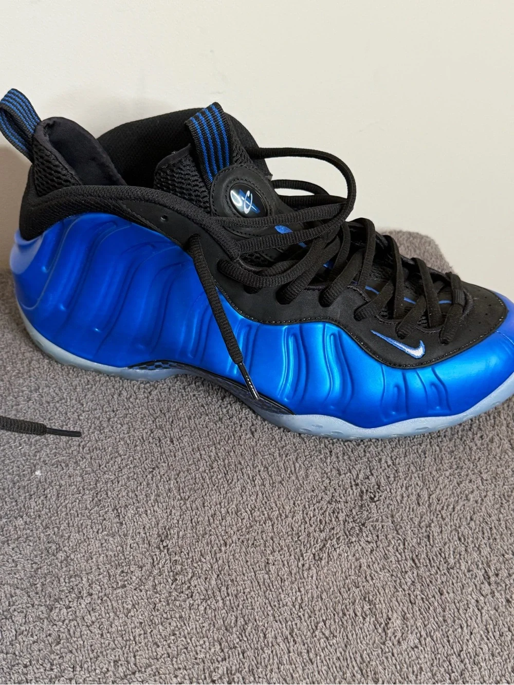 Nike Air Foamposite-style Athletic Shoes Men’s size 11 in “International Blue”